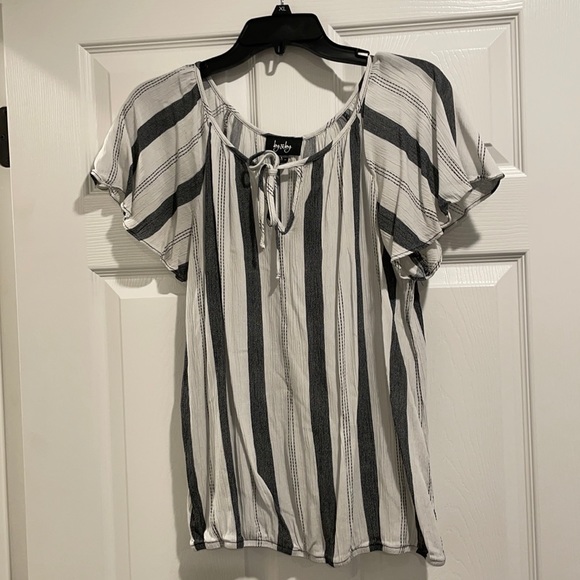 Stripped shirt with elastic bottom - Picture 1 of 3